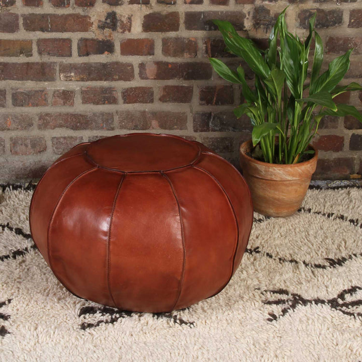 Real leather pouf Yuva caramel